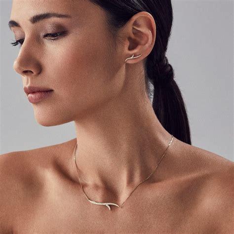 Stephen Webster Thorn Stem Necklace Gold