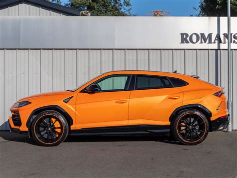 Used Lamborghini Urus V Pearl Capsule Arancio Borealis