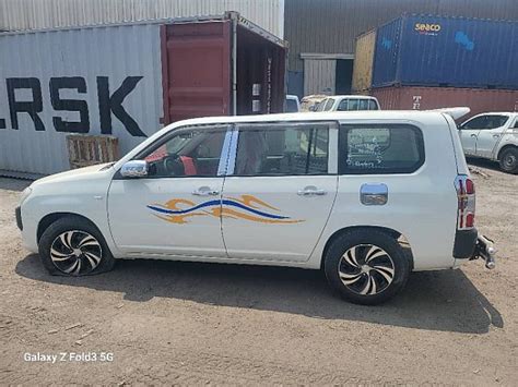 Voiture Toyota Probox de 2015 à Djibouti