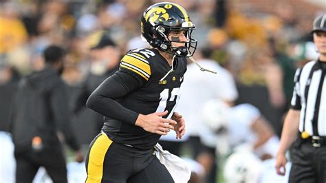 Iowa Qb Cade Mcnamara Out For Season Torn Acl Sidelines Star Hawkeyes