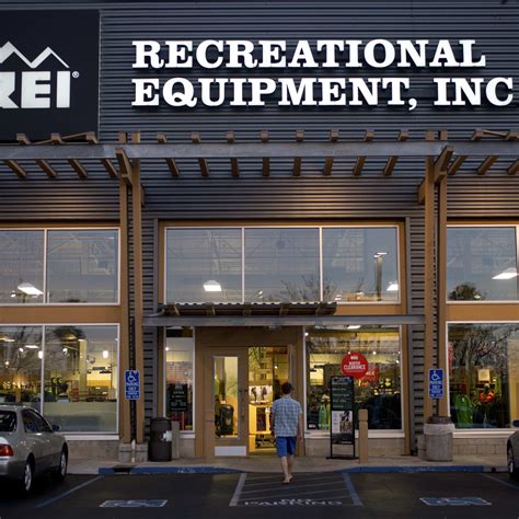 What Is Gooning Sex Expert Explains Pros And Cons Men S Journal