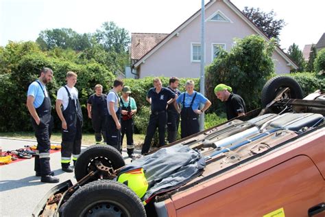 Hilfe Von Profis Feuerwehrler Trainieren F R Den Ernstfall Oberpfalzecho