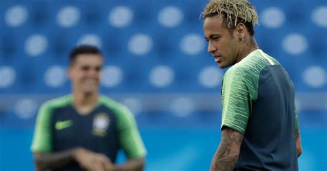 É Com Essa Desgraça De Cabelo Que O Neymar Vai Trazer O Hexa Amém