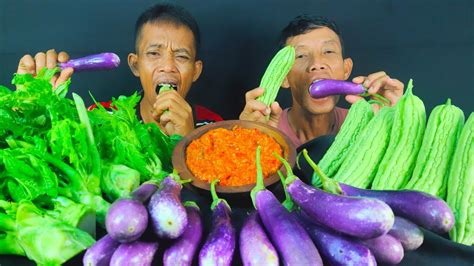 MUKBANG LALAPAN SEGAR LALAPAN MENTAH PARE MENTAH BATANG PEPAYA TERONG