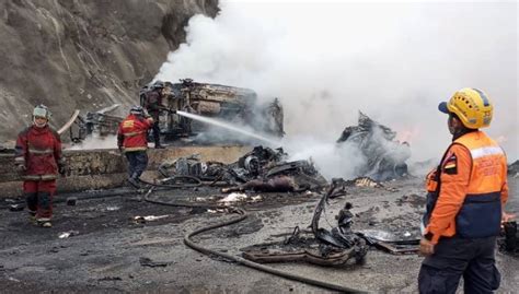 Explosión En La Autopista Gran Mariscal De Ayacucho Venezuela Deja Al Menos 8 Muertos