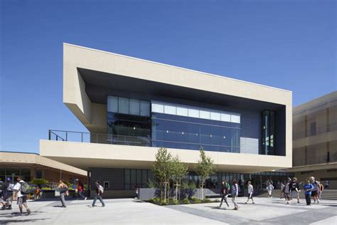 Bellarmine College Preparatory / Steinberg Architects | ArchDaily