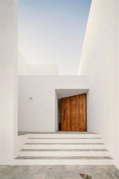 Cotaparedes Arquitectos Completes Mexican Home Built Around Courtyards