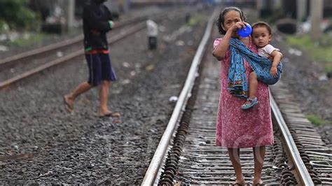 Angka Kemiskinan Indonesia Turun Jadi Juta Orang Foto Tempo Co