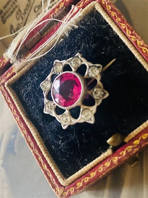 Georgian Victorian Silver Lace Pin Ruby Paste Crysta Gem