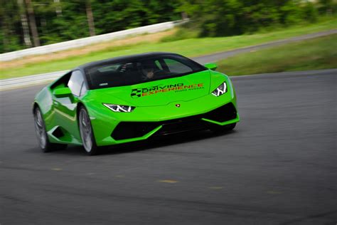 Pojedynek Lamborghini Huracan Vs Ferrari Italia