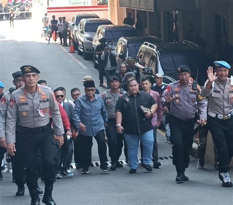 Salam Jempol Panji Gumilang Tiba Di Bareskrim Polri