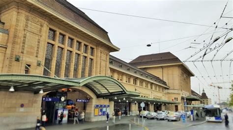 Using The Main Railway Station In Lausanne Showmethejourney