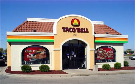 Old TACO BELL building w/ the old logo : r/nostalgia