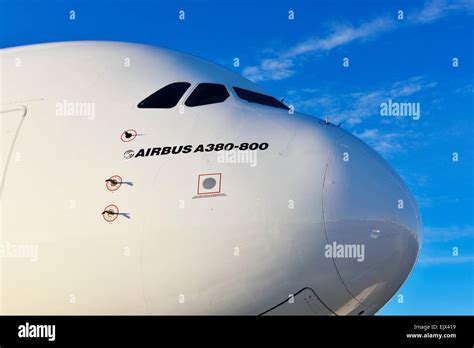 A380 cockpit hi-res stock photography and images - Alamy