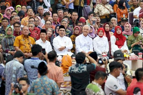 Ribuan Orang Hadiri Perpisahan Ganjar Yasin Rmol Jateng