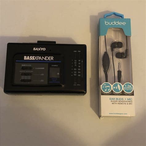 Sanyo Mgr79 Bassxpander Stereo Radio Cassette Player With New Ear Buds Retro Unit