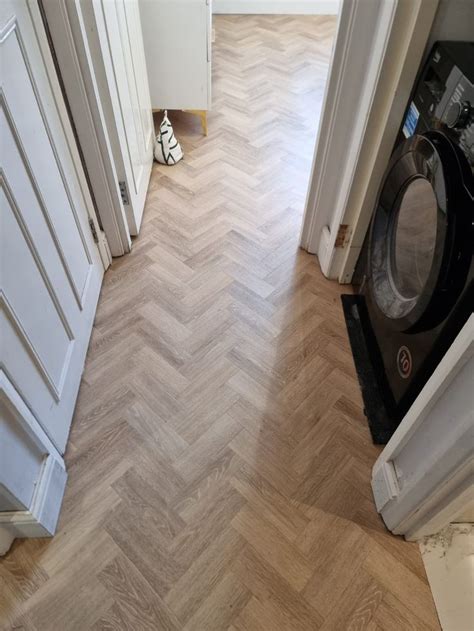 Amtico Spacia Muted Oak Installation Amtico Flooring Amtico Flooring Kitchen Amtico