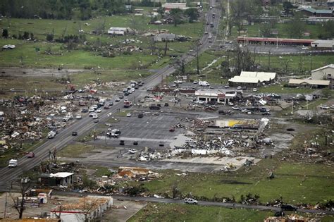 30 Heartbreaking Photos From The Aftermath Of The Deadly Tornado Outbreak