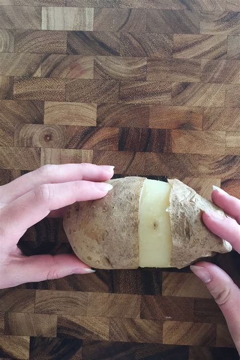 This Easy Potato Peeling Hack Will Save You So Much Time This