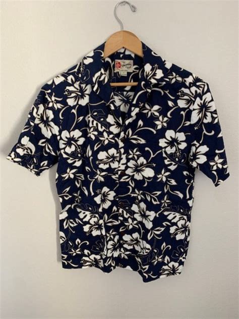 Vintage Hawaiian Button Up Gem