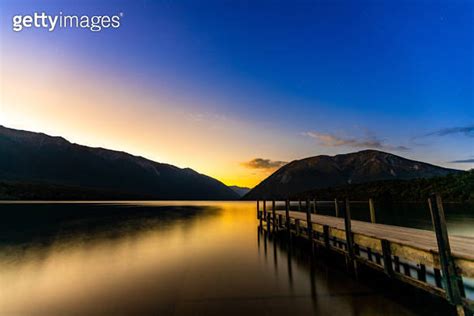 Lake Rotoiti New Zealand at Dawn 이미지 1303295325 게티이미지뱅크