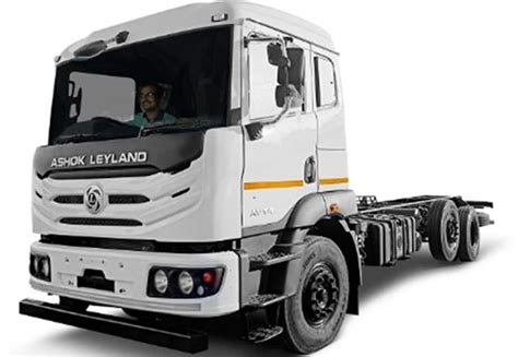 Ashok Leyland Launches Avtr 2620 Indias First 8 Wheeler Truck