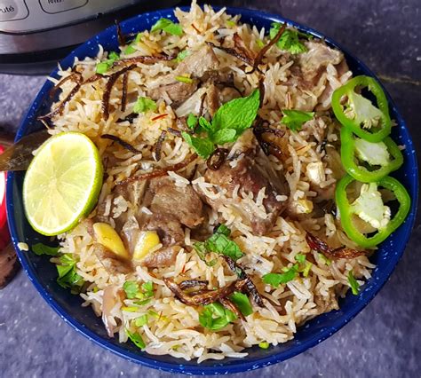 Kashmiri Yakhni Pulao In The Instant Pot Mutton Yakhani Pulao