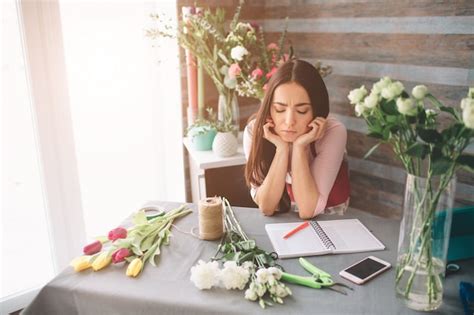 Premium Photo Female Florist At Work Pretty Young Dark Haired Woman