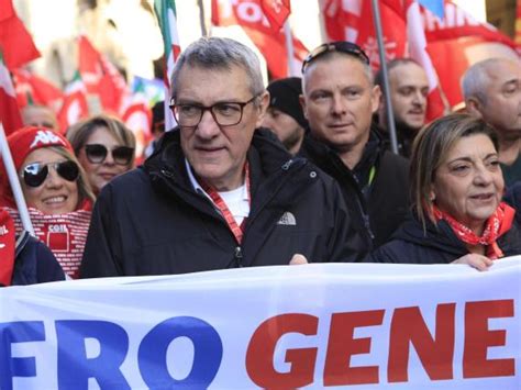 Sciopero generale a Napoli corteo venerdì 1 dicembre con Maurizio