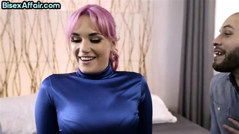 Bigbooty Bisex Babe Pussylicked While Riding BBC In 3some