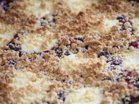 Kirschkuchen Mit Marzipan Streusel Rezept Kochbar De