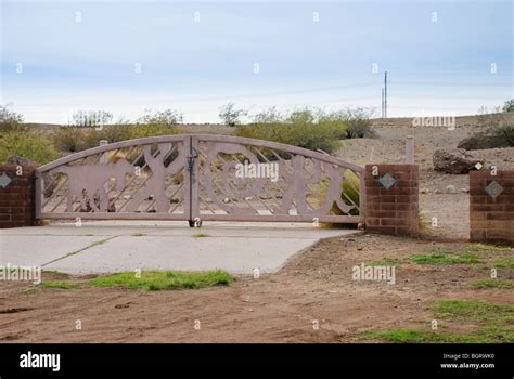 Entrance to hiking trails at Papago Park in Tempe, Arizona Stock Photo ...