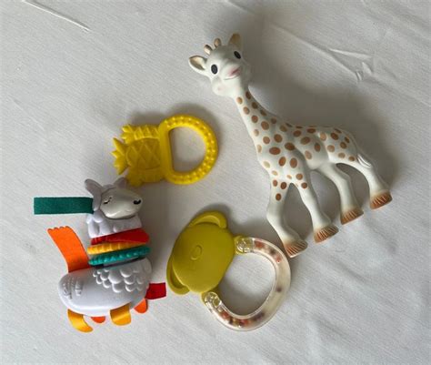 Lot Sophie la girafe hochet anneaux à dentitions et lama Fisher Price