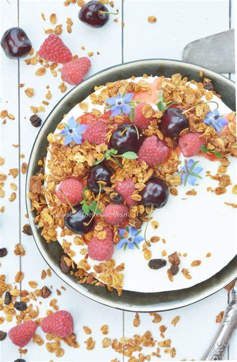 Magere Kwarktaart Als Ontbijt Met Granola En Vers Fruit Voedsel