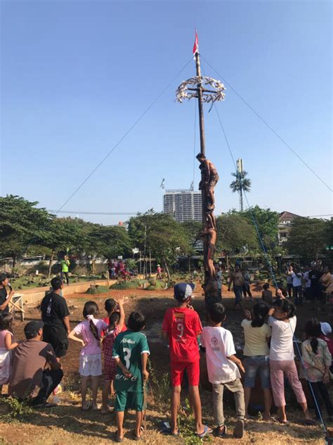 Kemeriahan Dalam Rangka Memperingati Kemerdekaan Indonesia Dengan