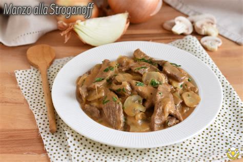 Manzo Alla Stroganoff Ricetta Russa Stufato Di Carne Cremoso E Saporito