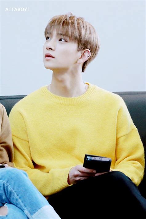 Joshua Pics Hit On Twitter Joshua In Yellow 💛💛 Jisoo Seventeen Joshua Seventeen