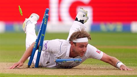 Stuart Broad Bowling 2022