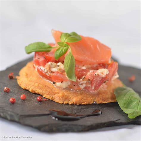 Recette Tartare De Tomates Mozzarella Saumon Fum Sur Sabl Au Parmesan