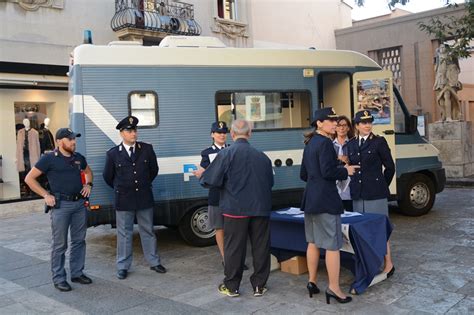 Il Camper Della Polizia Di Stato Si Rinnova Limpegno Contro La