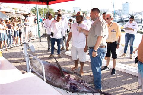 El marlín la estrella del día 2 del 66 Torneo Internacional de Pesca