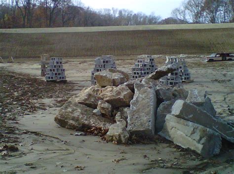 POND AND LAKE - Fish Habitat - Midwest Lake