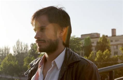 Gael García protagonizará película dirigida por Jon Stewart