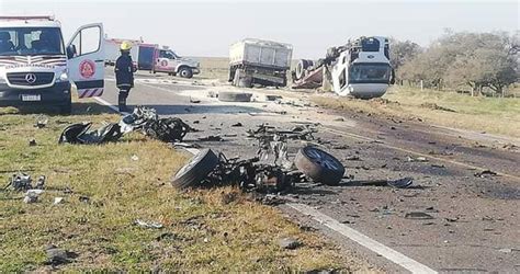 Ruta Un Muerto Y Heridos Tras Tremendo Choque Entre Un Auto Y Un Cami N