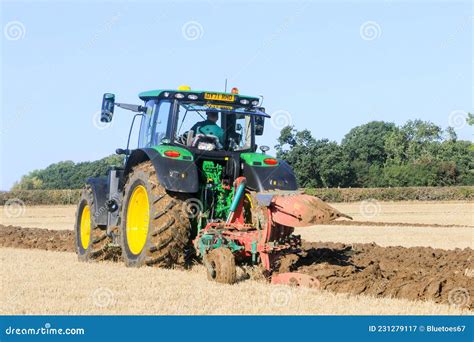 Moderne John Deere R Tracteur Vert Labourage Photographie Ditorial