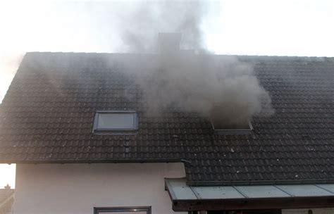 Brand Im Dachgeschoss Eines Wohnhauses Feuerwehr Der Hansestadt Attendorn