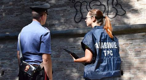 Ventenne Incinta Picchiata In Piazza Dal Fidanzato Ma Non Lo Denuncia