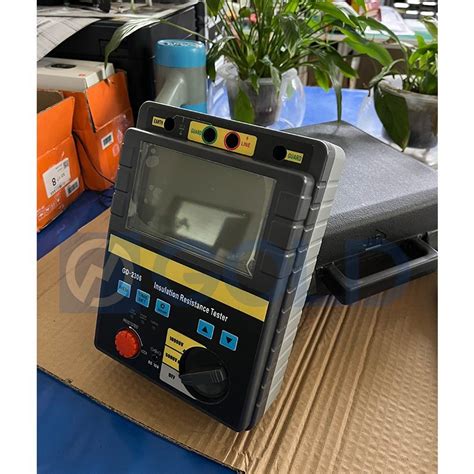 Portable LCD Megger Insulation Resistance Tester With 5kv Maximum