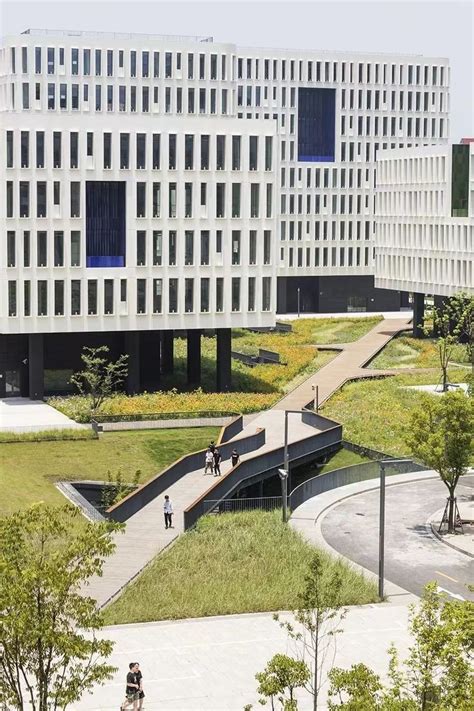 Pin By Yu On 建筑 Campus Landscape Campus Landscape Design Campus Design