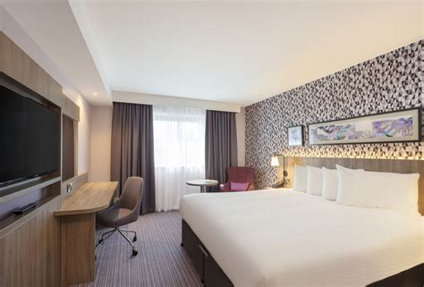 Leonardo Hotel Heathrow | Right next to Heathrow Airport